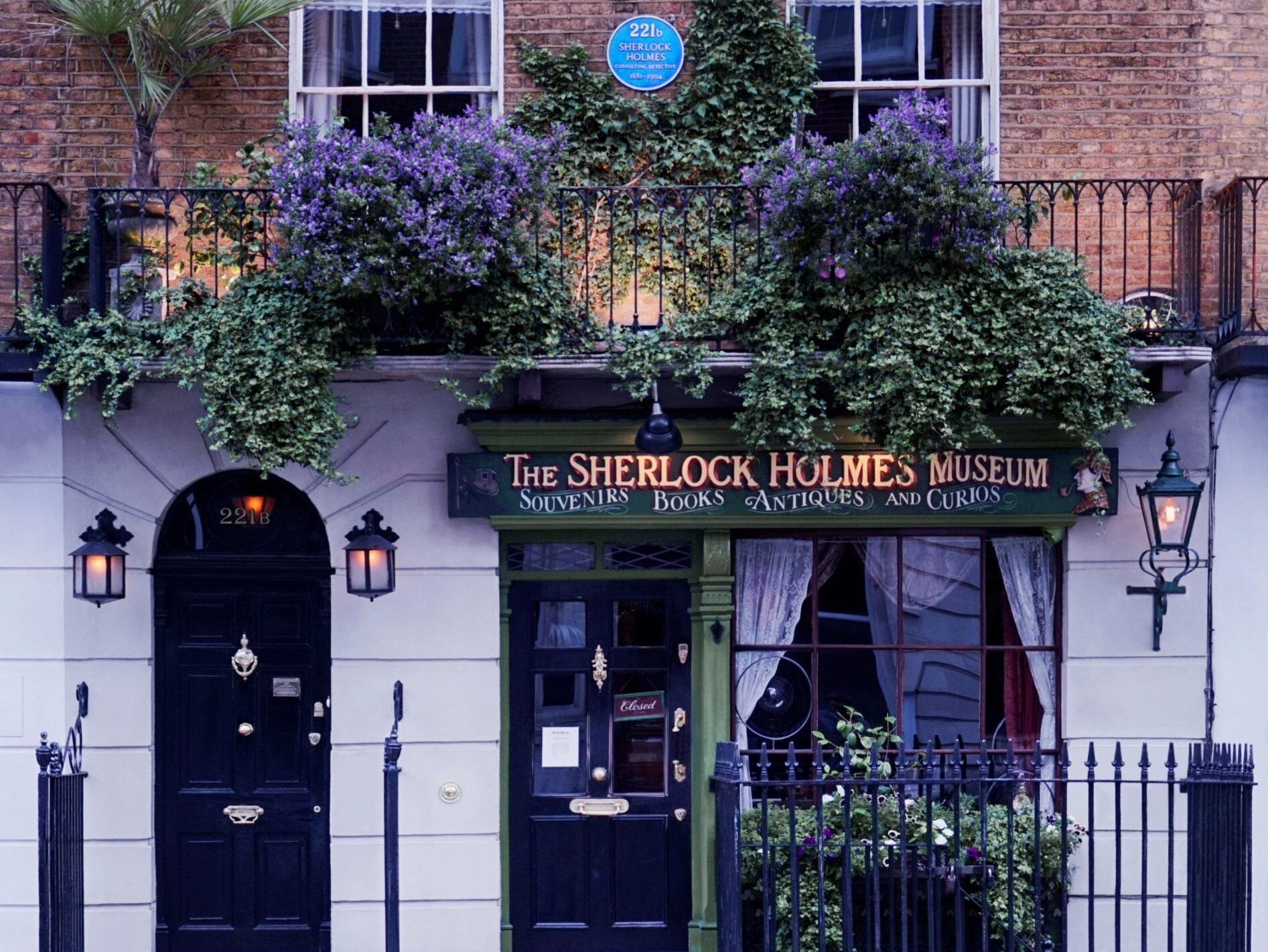 Family Summertime in Marylebone: The Sherlock Holmes Museum